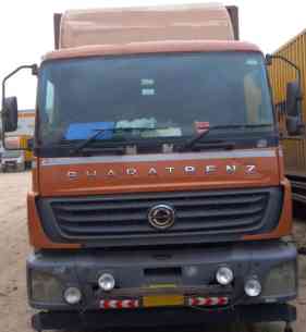 BharatBenz 2523 Images